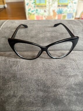 🔥5 FOR $25🔥 Classic Black Cat-Eye Women's Glasses - Sleek Retro Frame